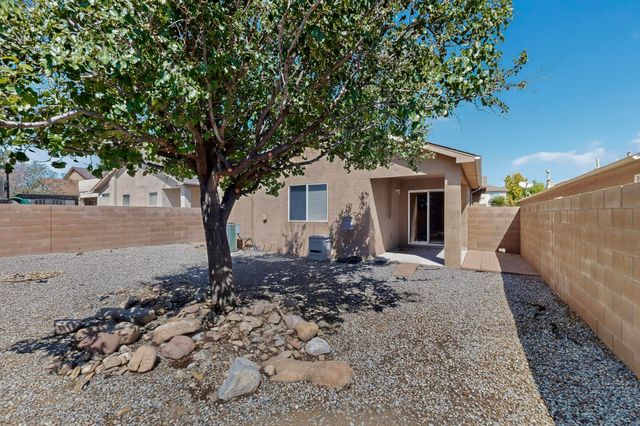 8928 LOWER MEADOW Trail SW, Albuquerque, NM 87121