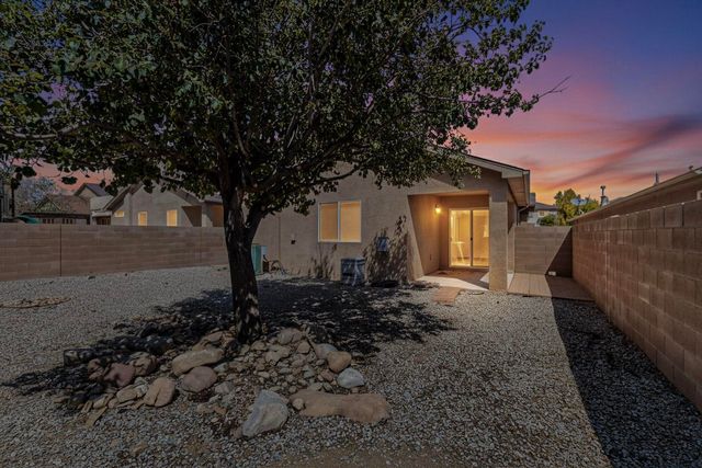 8928 LOWER MEADOW Trail SW, Albuquerque, NM 87121