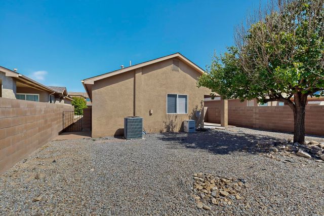 8928 LOWER MEADOW Trail SW, Albuquerque, NM 87121