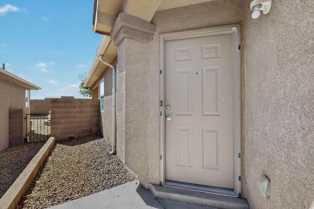 8928 LOWER MEADOW Trail SW, Albuquerque, NM 87121