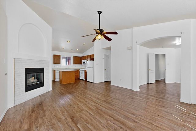 8928 LOWER MEADOW Trail SW, Albuquerque, NM 87121