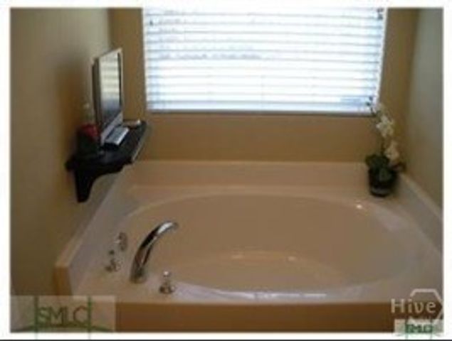 185 Red Oak Drive, Richmond Hill, GA 31324