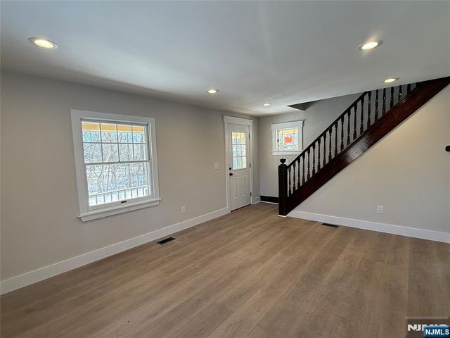 13 Mountainside Avenue, Mahwah, NJ 07430