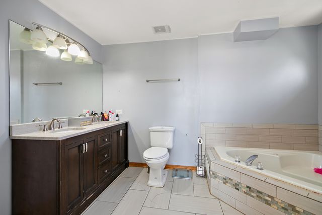 5313 Imperial Drive, Richton Park, IL 60471