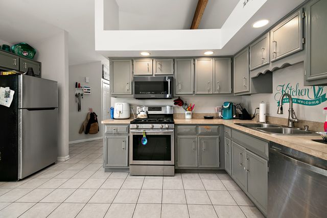 5313 Imperial Drive, Richton Park, IL 60471