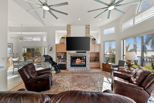 5287 61ST AVENUE S, St Petersburg, FL 33715