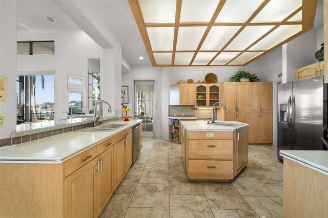 5287 61ST AVENUE S, St Petersburg, FL 33715