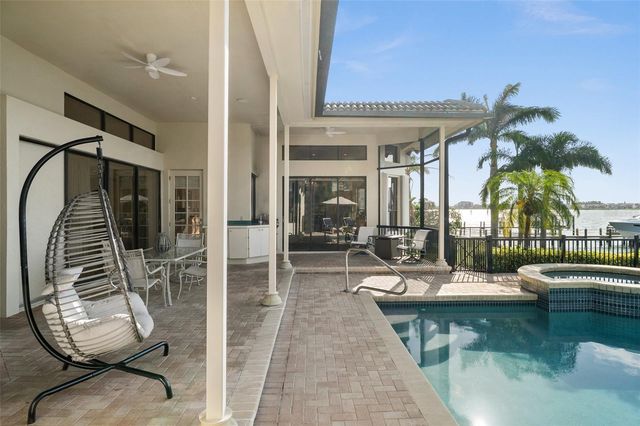 5287 61ST AVENUE S, St Petersburg, FL 33715