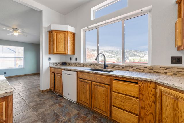 17465 Harpold Road, Malin, OR 97632