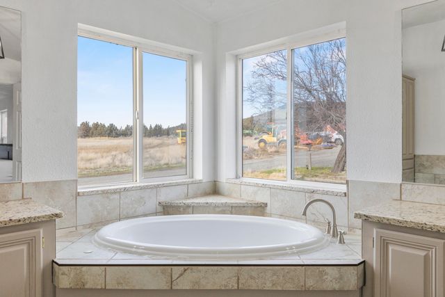 17465 Harpold Road, Malin, OR 97632