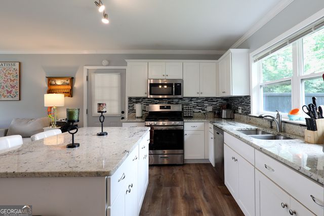 303 Vickery Street, Hartwell, GA 30643