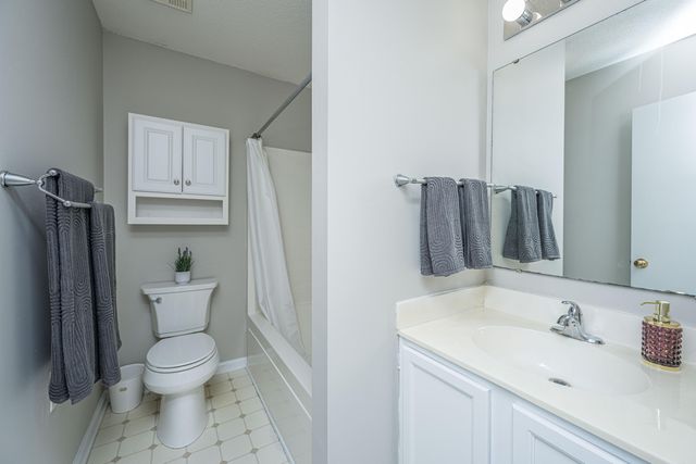 216 Two Pond Loop, Ladson, SC 29456