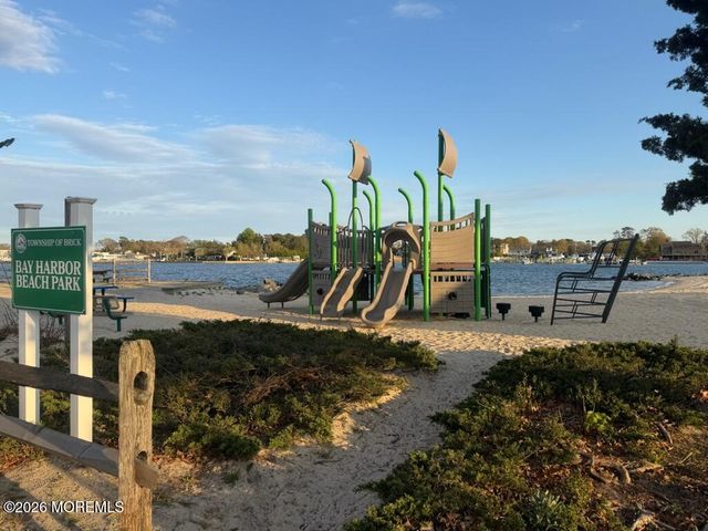 45 Queen Ann Road, Brick, NJ 08723