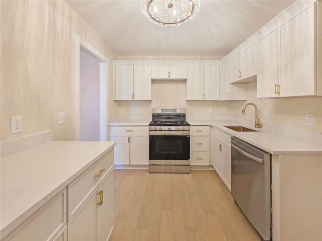 2632 Peachtree NW Road 304B, Atlanta, GA 30305