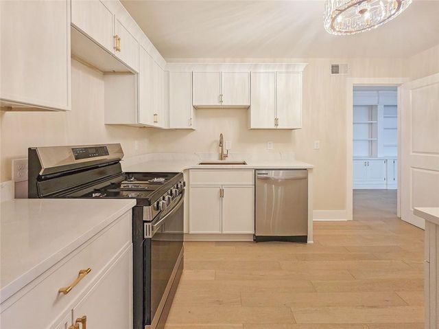 2632 Peachtree NW Road 304B, Atlanta, GA 30305