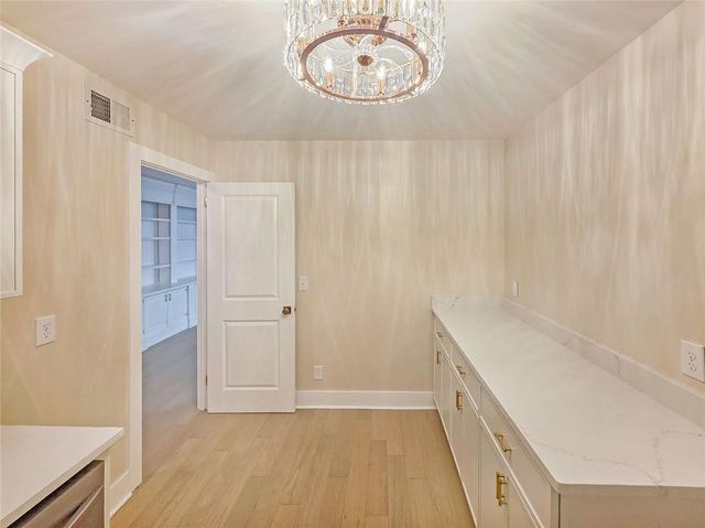 2632 Peachtree NW Road 304B, Atlanta, GA 30305