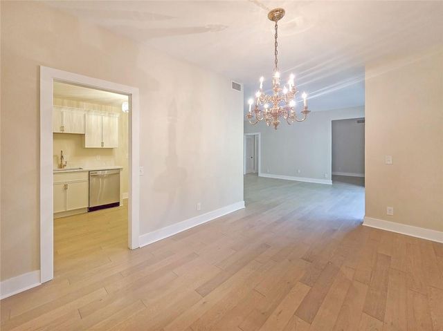 2632 Peachtree NW Road 304B, Atlanta, GA 30305