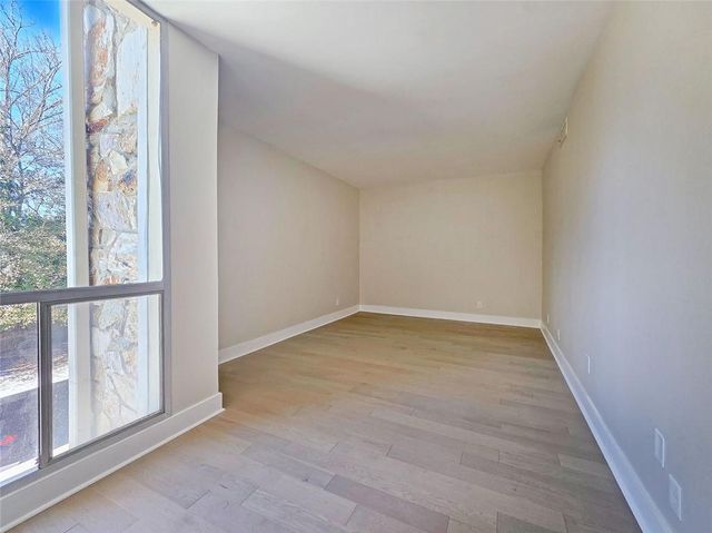 2632 Peachtree NW Road 304B, Atlanta, GA 30305