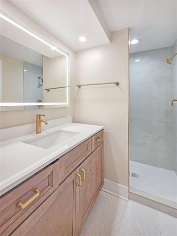 2632 Peachtree NW Road 304B, Atlanta, GA 30305