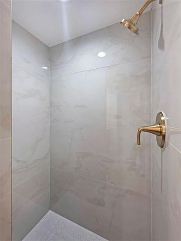 2632 Peachtree NW Road 304B, Atlanta, GA 30305