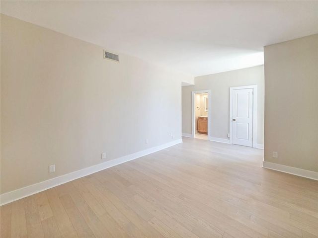 2632 Peachtree NW Road 304B, Atlanta, GA 30305