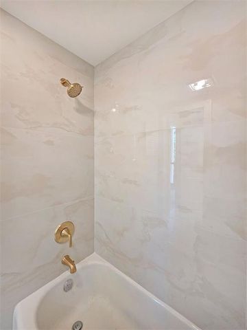 2632 Peachtree NW Road 304B, Atlanta, GA 30305