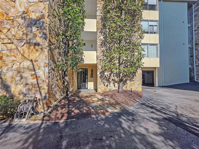 2632 Peachtree NW Road 304B, Atlanta, GA 30305