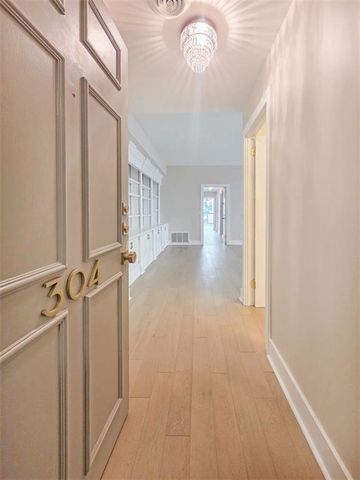 2632 Peachtree NW Road 304B, Atlanta, GA 30305