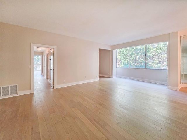 2632 Peachtree NW Road 304B, Atlanta, GA 30305