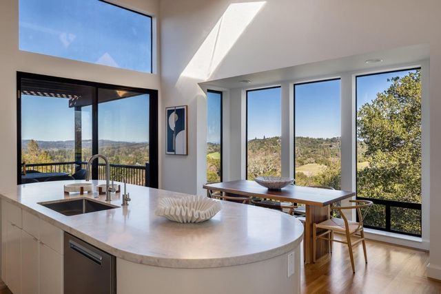 2 Horseshoe Bend, Portola Valley, CA 94028