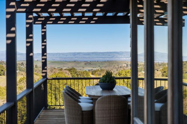 2 Horseshoe Bend, Portola Valley, CA 94028