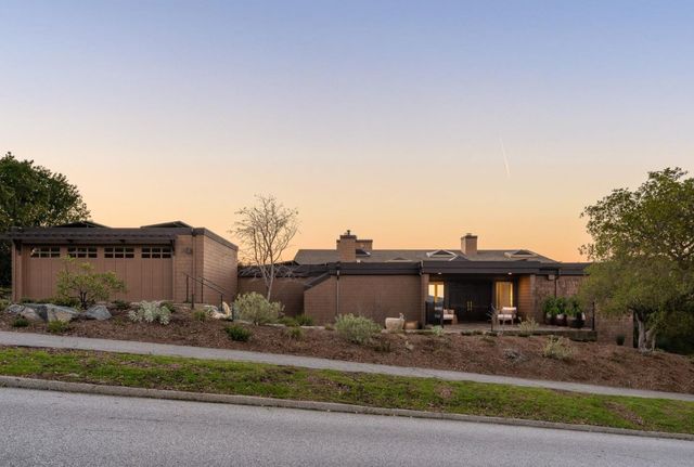 2 Horseshoe Bend, Portola Valley, CA 94028