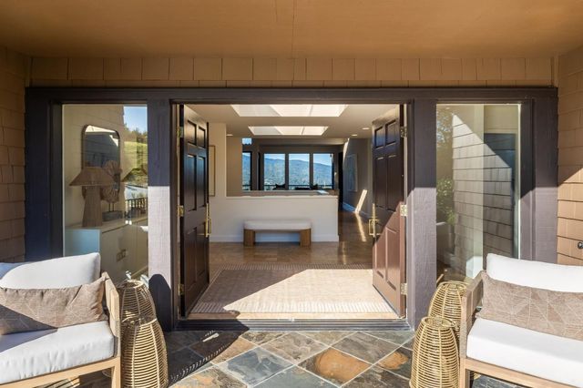 2 Horseshoe Bend, Portola Valley, CA 94028