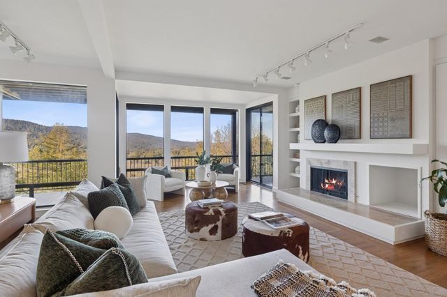 2 Horseshoe Bend, Portola Valley, CA 94028