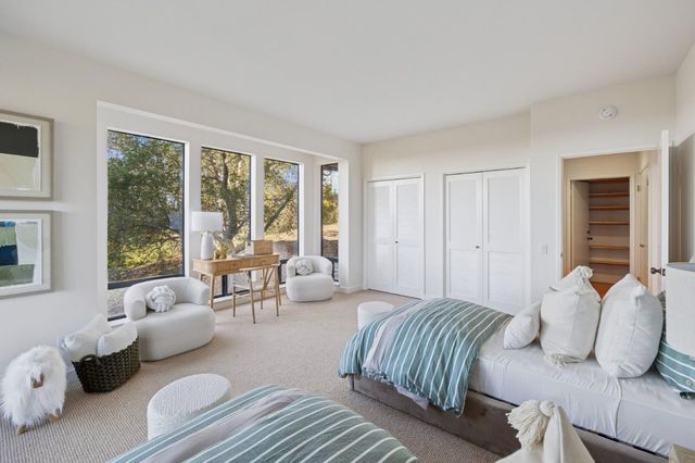 2 Horseshoe Bend, Portola Valley, CA 94028