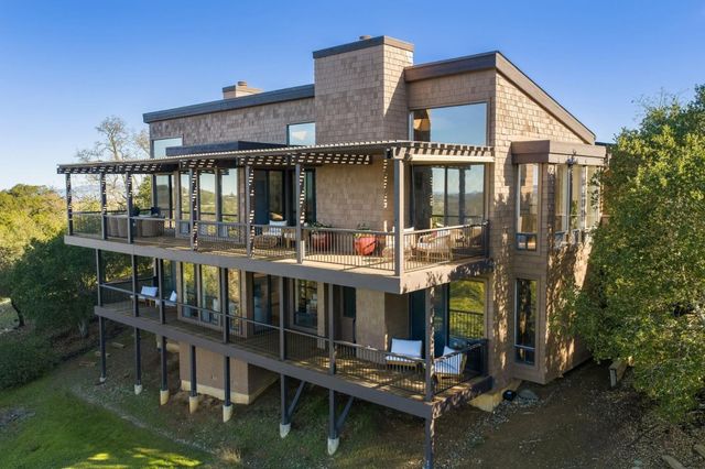 2 Horseshoe Bend, Portola Valley, CA 94028