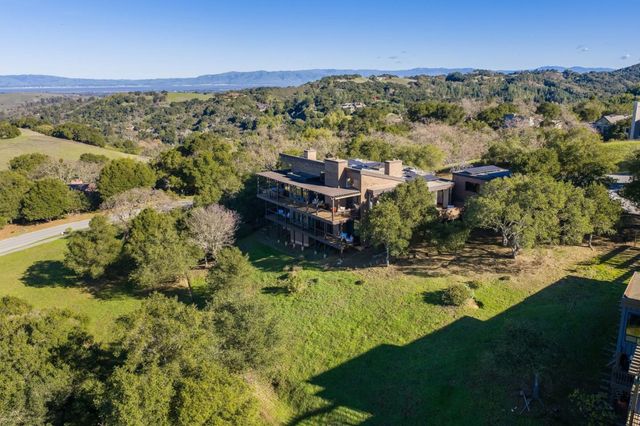 2 Horseshoe Bend, Portola Valley, CA 94028
