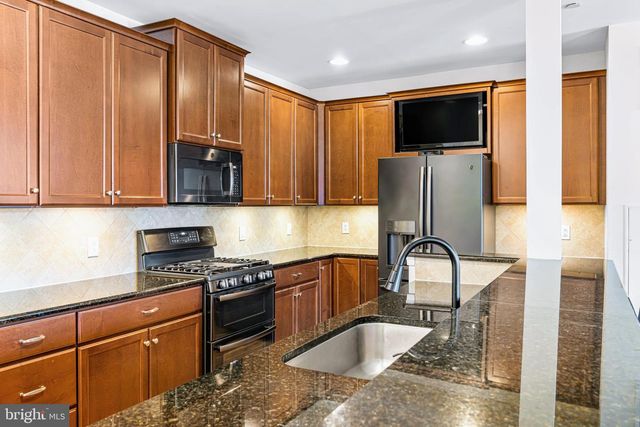 372 CARSON TER, Huntingdon Valley, PA 19006