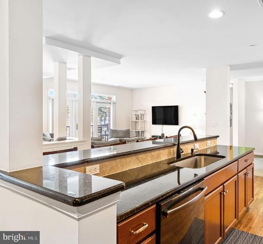 372 CARSON TER, Huntingdon Valley, PA 19006