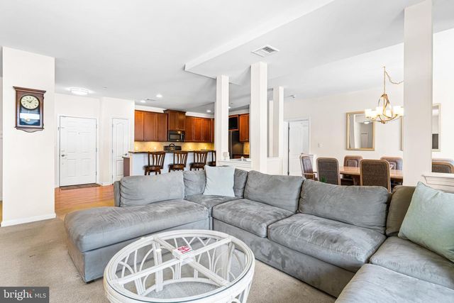 372 CARSON TER, Huntingdon Valley, PA 19006