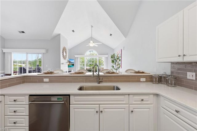 3208 Lynnhaven DR, Virginia Beach, VA 23451