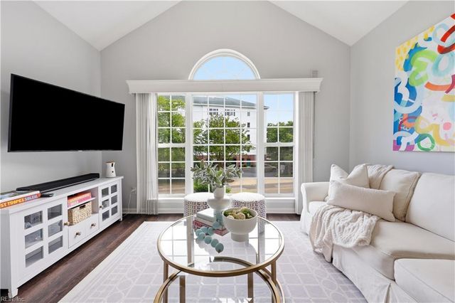 3208 Lynnhaven DR, Virginia Beach, VA 23451
