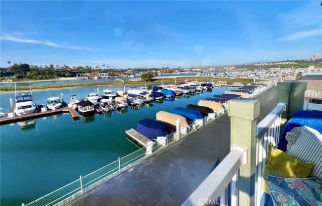 40 Saratoga, Newport Beach, CA 92660