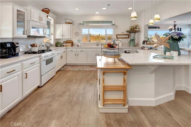 40 Saratoga, Newport Beach, CA 92660
