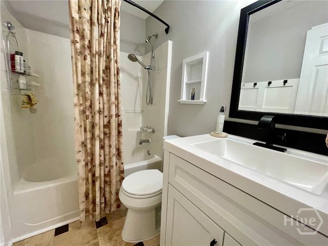 1881 Hampton Walk Court, Hoschton, GA 30548