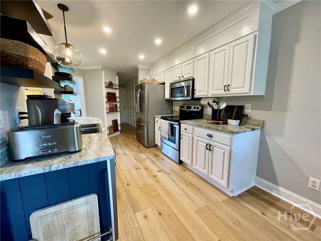1881 Hampton Walk Court, Hoschton, GA 30548