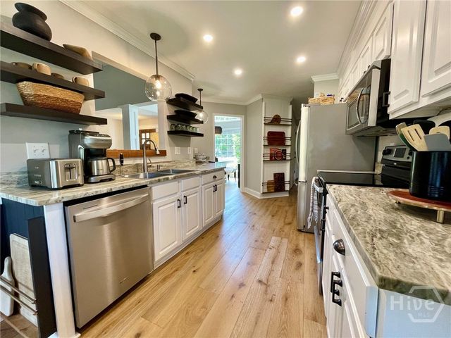 1881 Hampton Walk Court, Hoschton, GA 30548