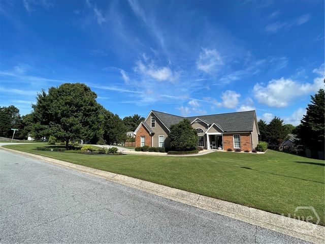 1881 Hampton Walk Court, Hoschton, GA 30548