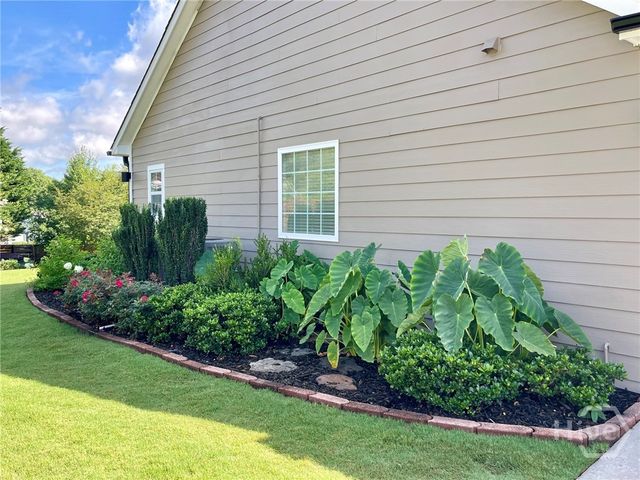 1881 Hampton Walk Court, Hoschton, GA 30548