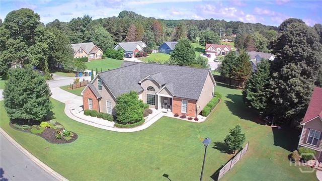 1881 Hampton Walk Court, Hoschton, GA 30548
